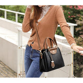 شنطة يد نسائية كبيرة مصنوعة من الجلد الفاخر - اسود - KSA